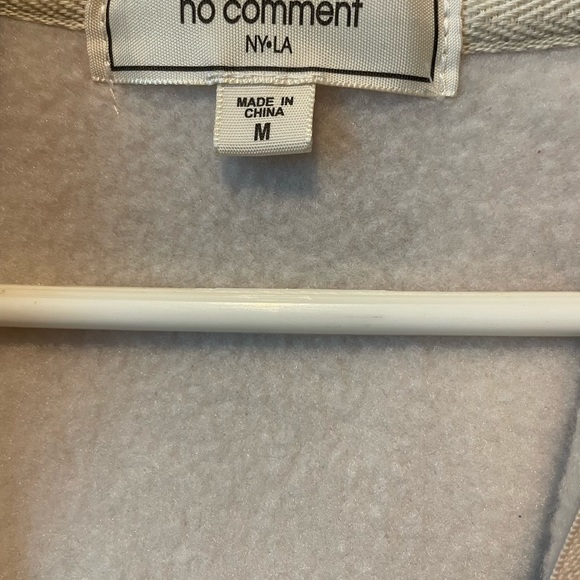 No comments. NY-LA zipped up hoodie . Ladies size M - Picture 3 of 3